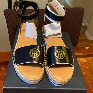 Tommy Hilfiger Goni Women Faux Leather Strappy Espadrilles, S…